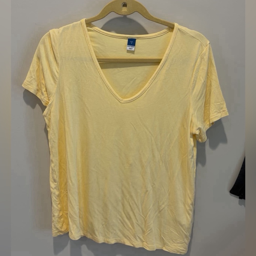 Old Navy Pale Yellow V-Neck Short Sleeve Tee
